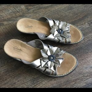 Sold CLARKS Bendables Floral Leather Sandals 60308